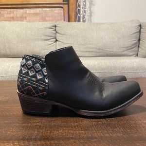 ROPER WOMEN'S SOUTHWESTERN COUNTER FASHION BOOTIES - SNIP TOE